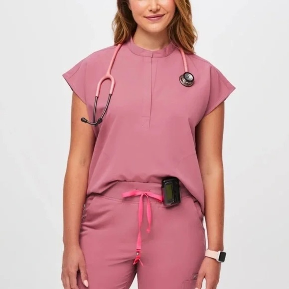 Rafaela Oversized Scrub Top in Chalk Pink